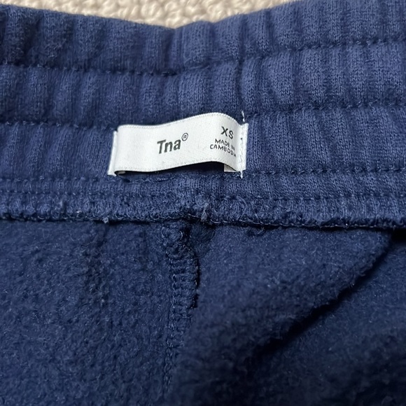 Womens Aritzia track pants size xs - Picture 2 of 4